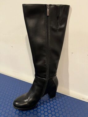Anne Klein black  Knee-High Women's Boots - Classic Zip Closure only worn once